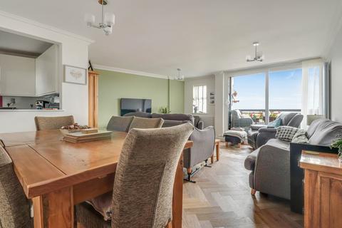 3 bedroom apartment for sale, Eastern Esplanade, Thorpe Bay SS1