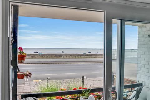 3 bedroom apartment for sale, Eastern Esplanade, Thorpe Bay SS1