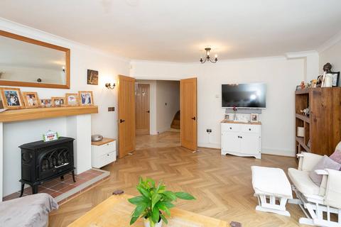 undefined, Watford Heath, Bushey, Watford, WD19