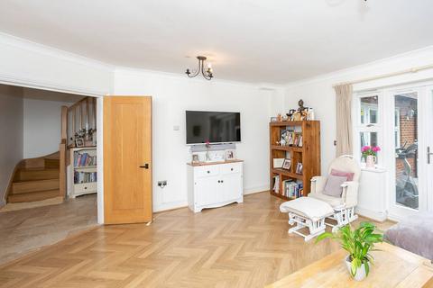 undefined, Watford Heath, Bushey, Watford, WD19