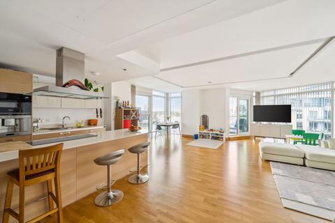 3 bedroom flat for sale, Ascensis Tower, London, SW18