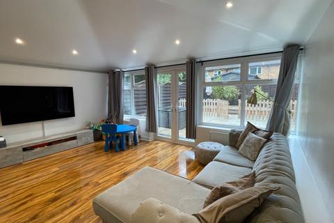 2 bedroom end of terrace house for sale, Wentworth Avenue,  Slough, SL2