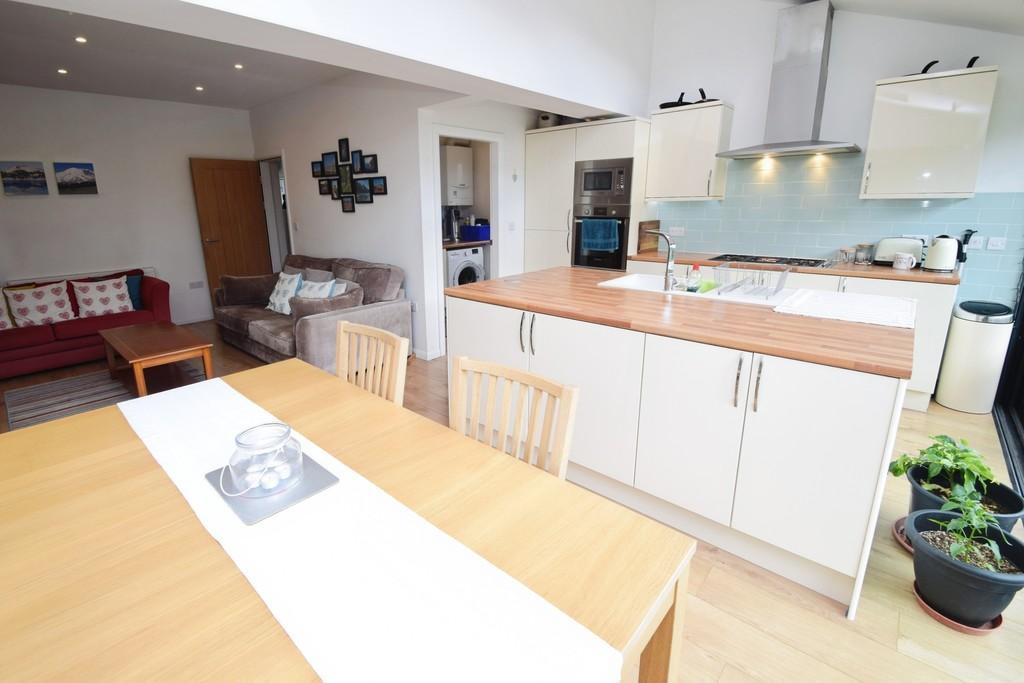 6d8ed45b-Kitchen 20 Diner