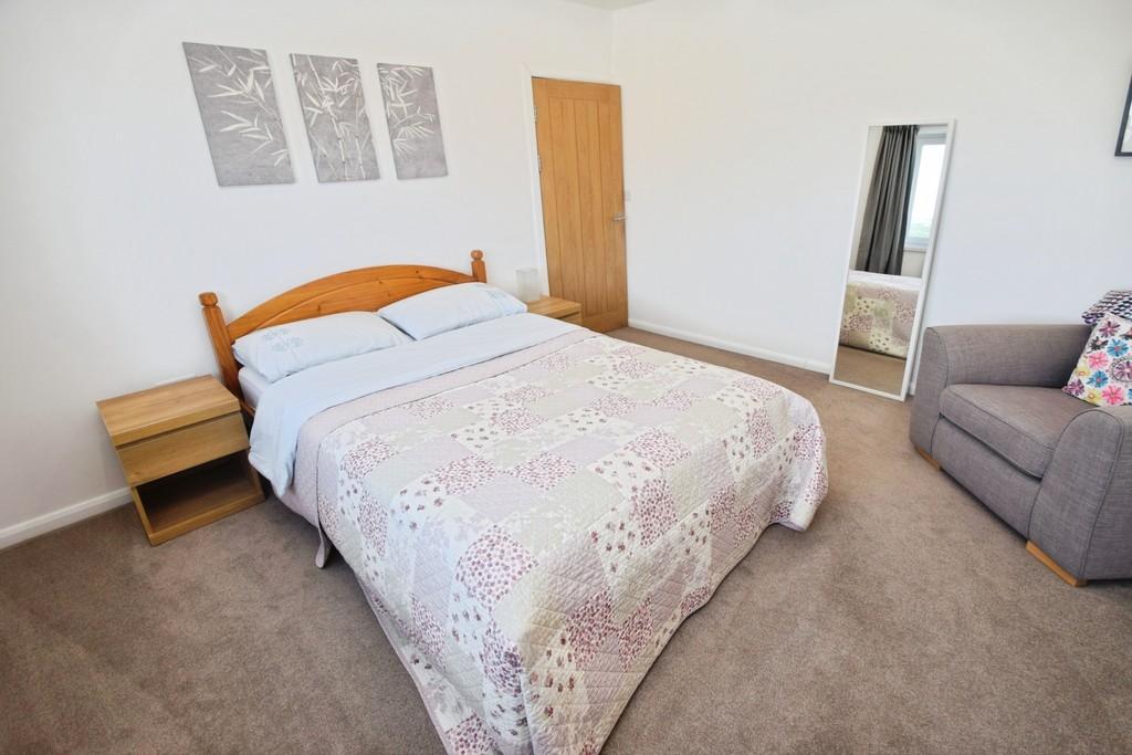 049e53ac-Bedroom 204