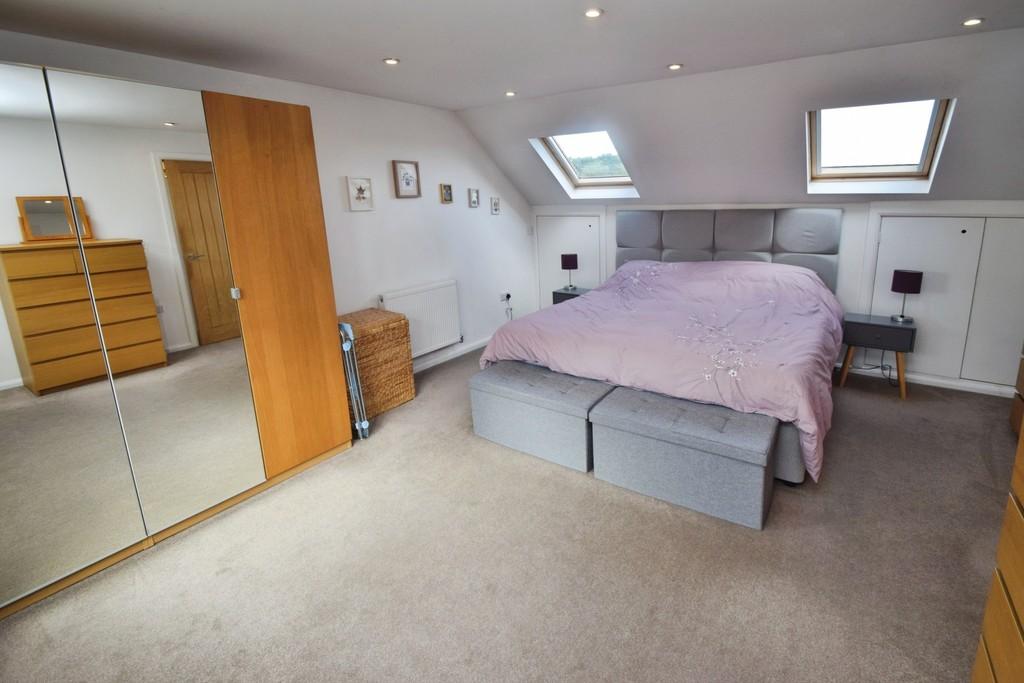 36442880-Bedroom 201