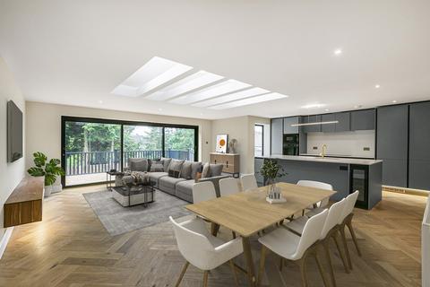 16 Croham Mount, South Croydon, CR2 0BR