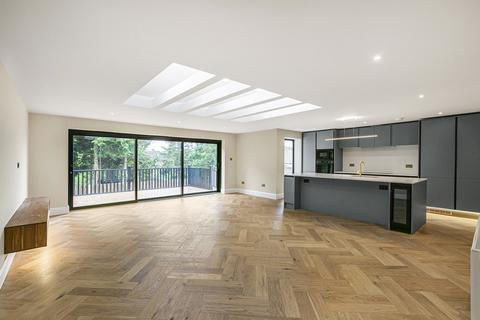 16 Croham Mount, South Croydon, CR2 0BR