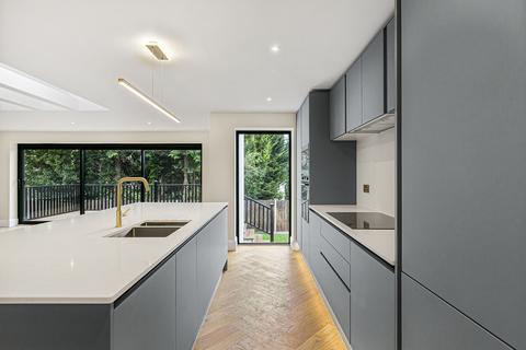 16 Croham Mount, South Croydon, CR2 0BR
