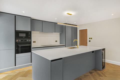 16 Croham Mount, South Croydon, CR2 0BR