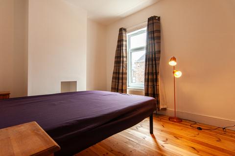 2 bedroom terraced house for sale, Warwick Street, York YO31