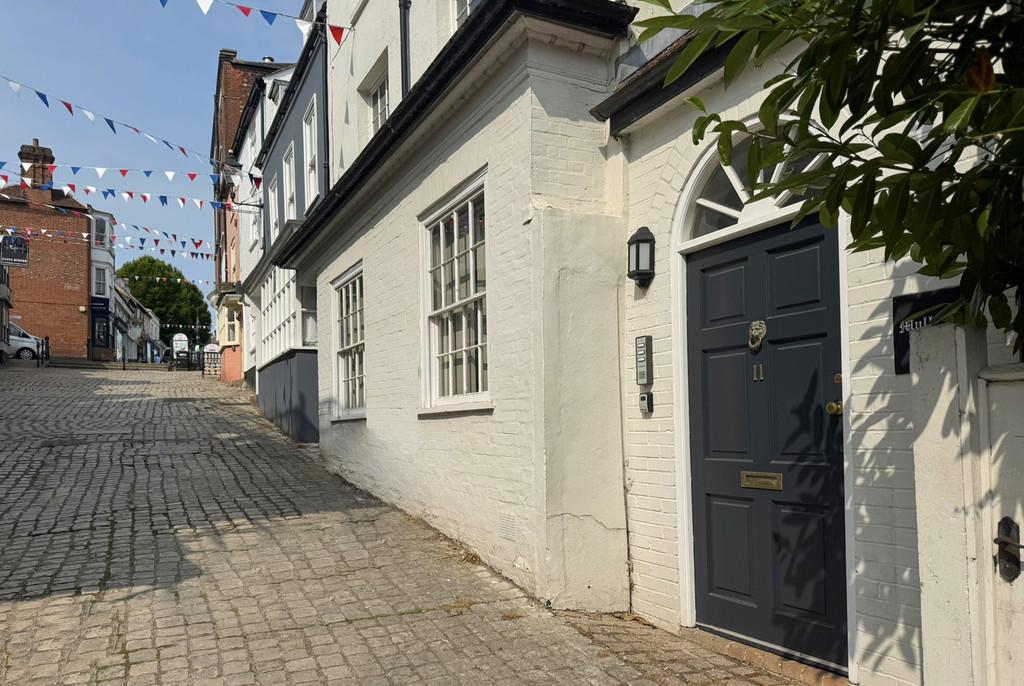 2 MH Cobbles