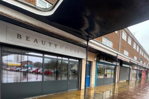 Retail property (high street) to rent, 82 Greenwich Av Hull HU9 4UY