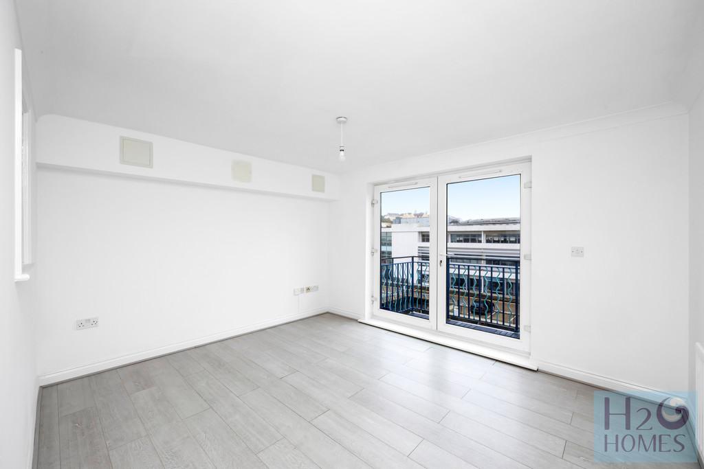The Strand, Copenhagen court, Flat 15-018