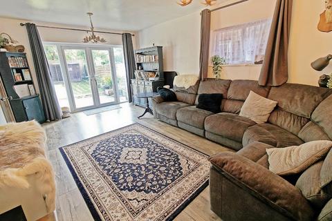 3 bedroom detached house for sale, Foxcroft Close, Rowley Fields
