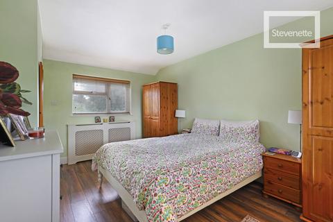 33 Beaconfield Road, Epping, CM16 5AR