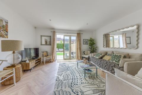 25 Ayston Road, Uppingham, Oakham, LE15 9RL