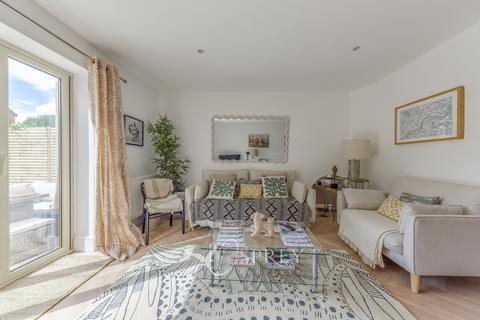 25 Ayston Road, Uppingham, Oakham, LE15 9RL