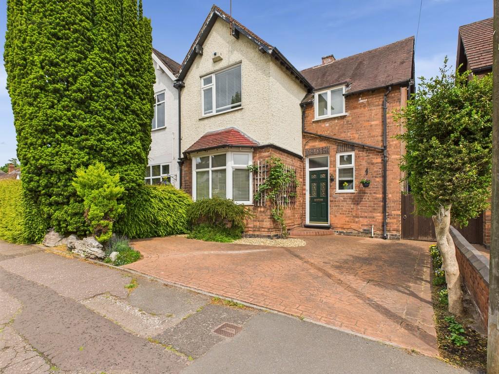 Eachelhurst Road, Sutton Coldfield B76 2 bed semi-detached house - £300,000