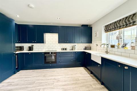 1 Ashmeads, Chelmsford, CM2 9FJ