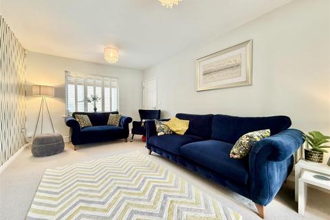 1 Ashmeads, Chelmsford, CM2 9FJ