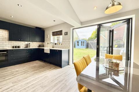 1 Ashmeads, Chelmsford, CM2 9FJ