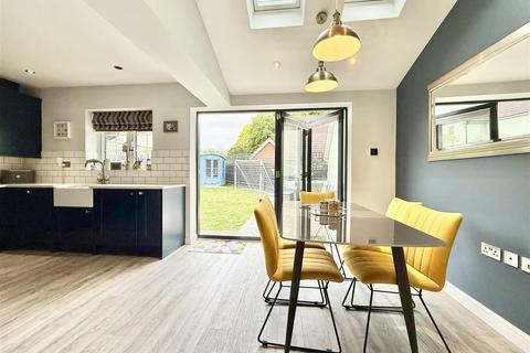 1 Ashmeads, Chelmsford, CM2 9FJ