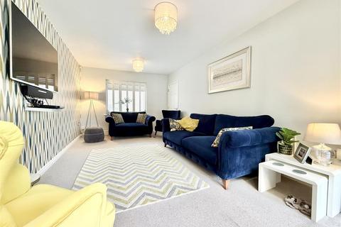 1 Ashmeads, Chelmsford, CM2 9FJ