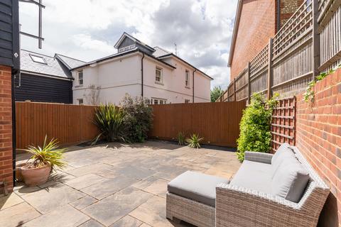 4 Pilgrim Lane, Dorking, RH4 1GQ