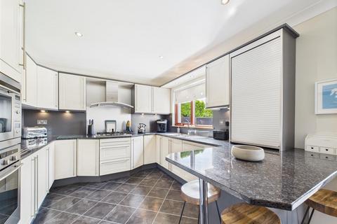 9 Clayton Park, Bridge Of Earn, PH2 9FD