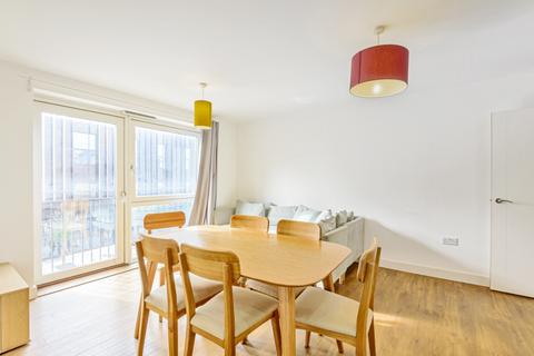 2 bedroom flat to rent, Milles Square, Coldharbour Lane, London, SW9