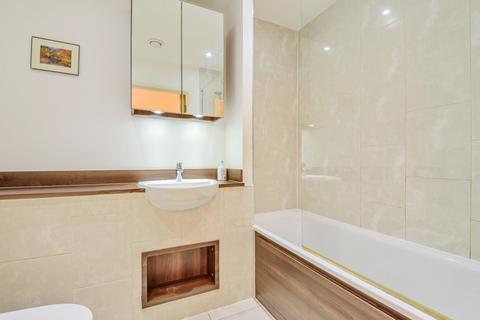 2 bedroom flat to rent, Milles Square, Coldharbour Lane, London, SW9