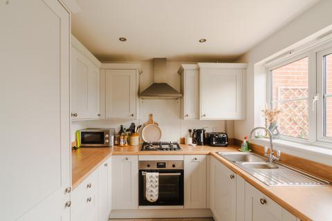 64 Bristol South End, Bristol, BS3 5BJ