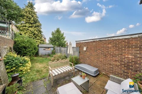 2 bedroom semi-detached house for sale, Cheselden Road, Surrey GU1