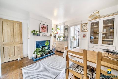 2 bedroom semi-detached house for sale, Cheselden Road, Surrey GU1