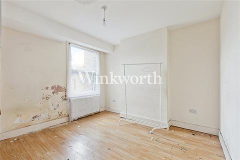 34b Keston Road, London, N17 6PN