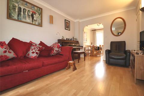 3 Robinson Close, Woking, GU22 8JN