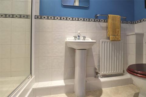 3 Robinson Close, Woking, GU22 8JN