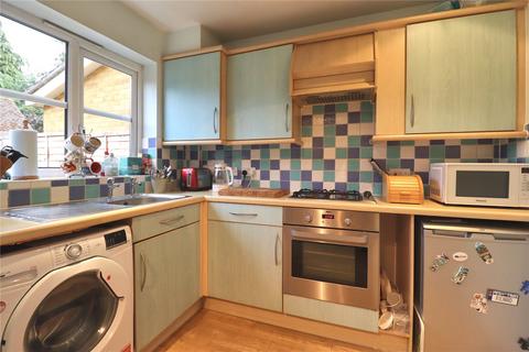3 Robinson Close, Woking, GU22 8JN