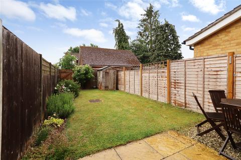 3 Robinson Close, Woking, GU22 8JN