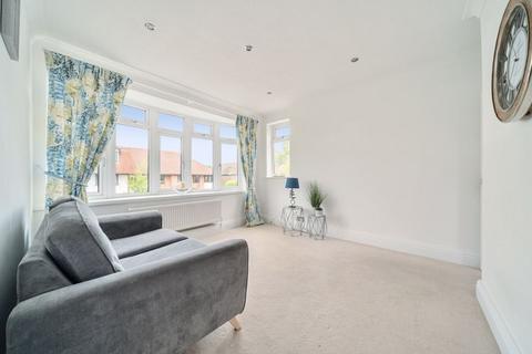 6b Parkview Road, London, SE9 3QW