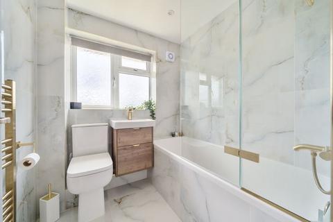 6b Parkview Road, London, SE9 3QW