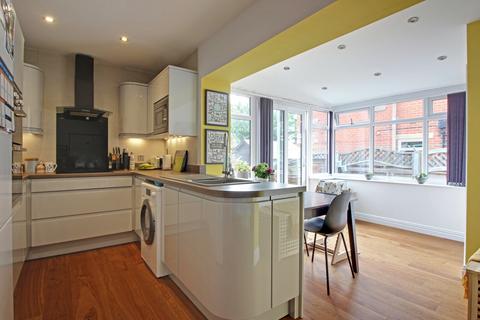 2 bedroom terraced house for sale, Whitelee Gardens, Mytholmroyd