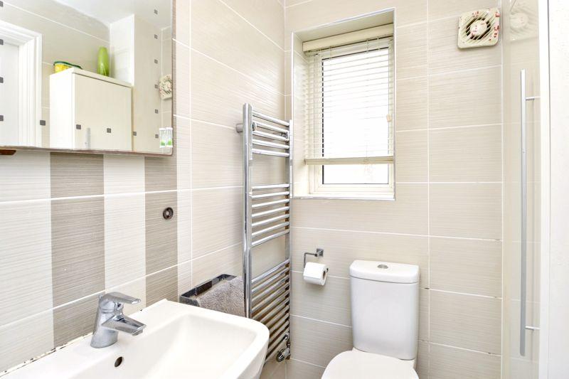 En suite shower...