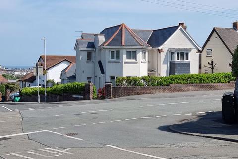 143 Deganwy Road, Llanrhos