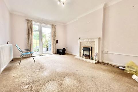 1 bedroom bungalow for sale, Maes Berllan, Craig-Y-Don