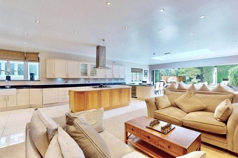 undefined, Overton Drive, London E11