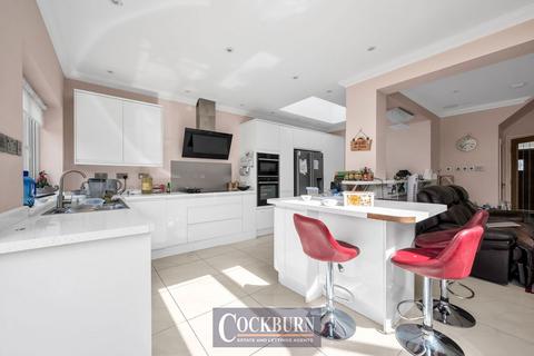 70 Leysdown Road, London, SE9 3NB