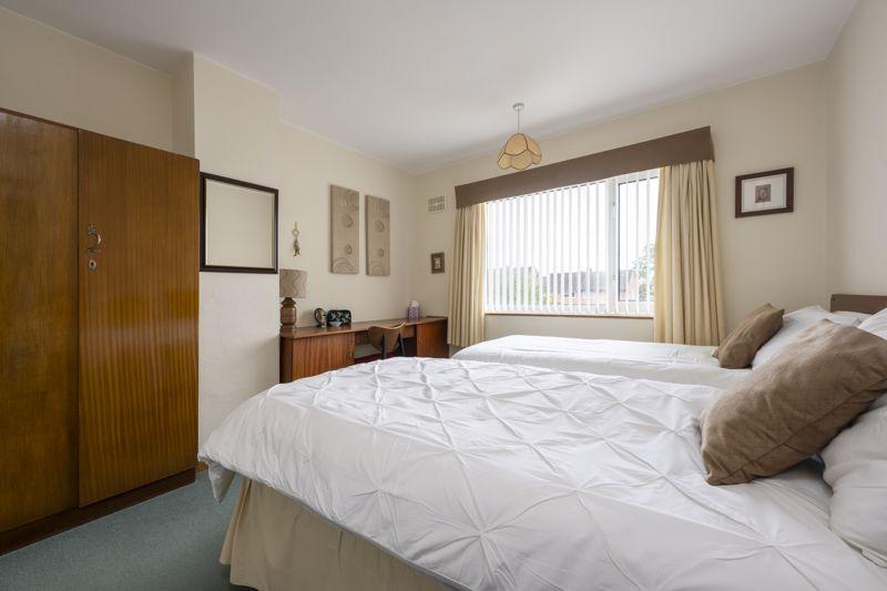 Bedroom no. 1 (2)
