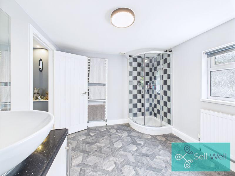 Ground Floor Shower