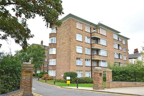 3 bedroom apartment to rent, The Lawns, Lee Terrace, London, SE3